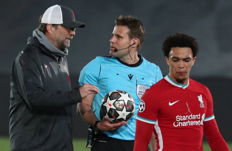 世体：巴萨足以开始憧憬三冠王伟业 弗里克希望